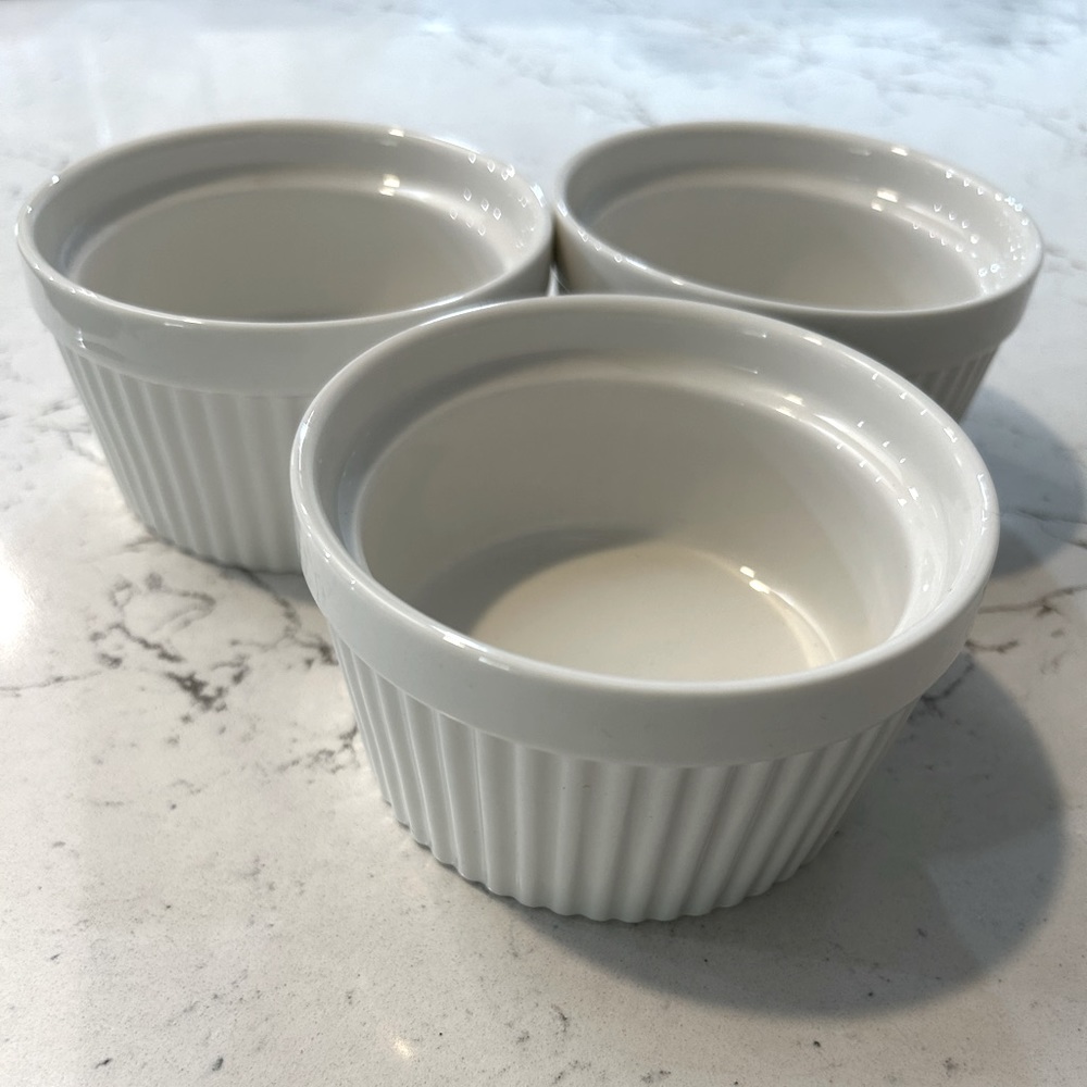 3 Dowan 8 Oz Ramikens.   NWOT